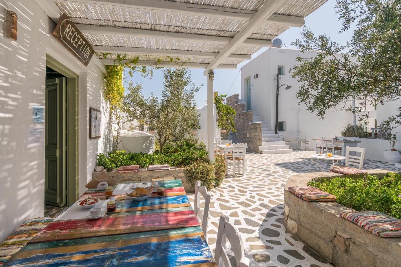 Thalassitra Private Pool Suites Adamantas  Exterior foto