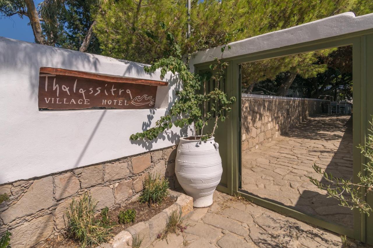 Thalassitra Private Pool Suites Adamantas  Exterior foto