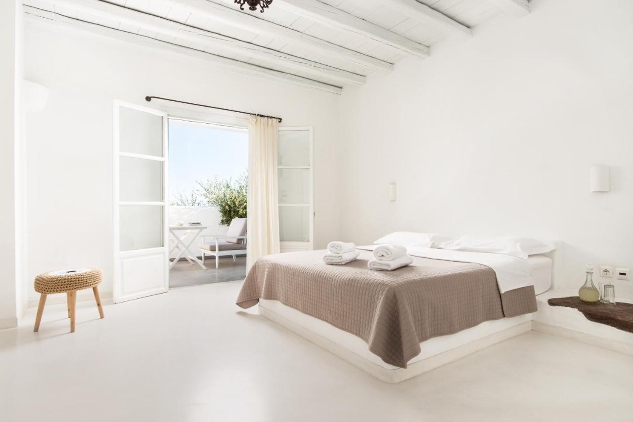 Thalassitra Private Pool Suites Adamantas  Exterior foto