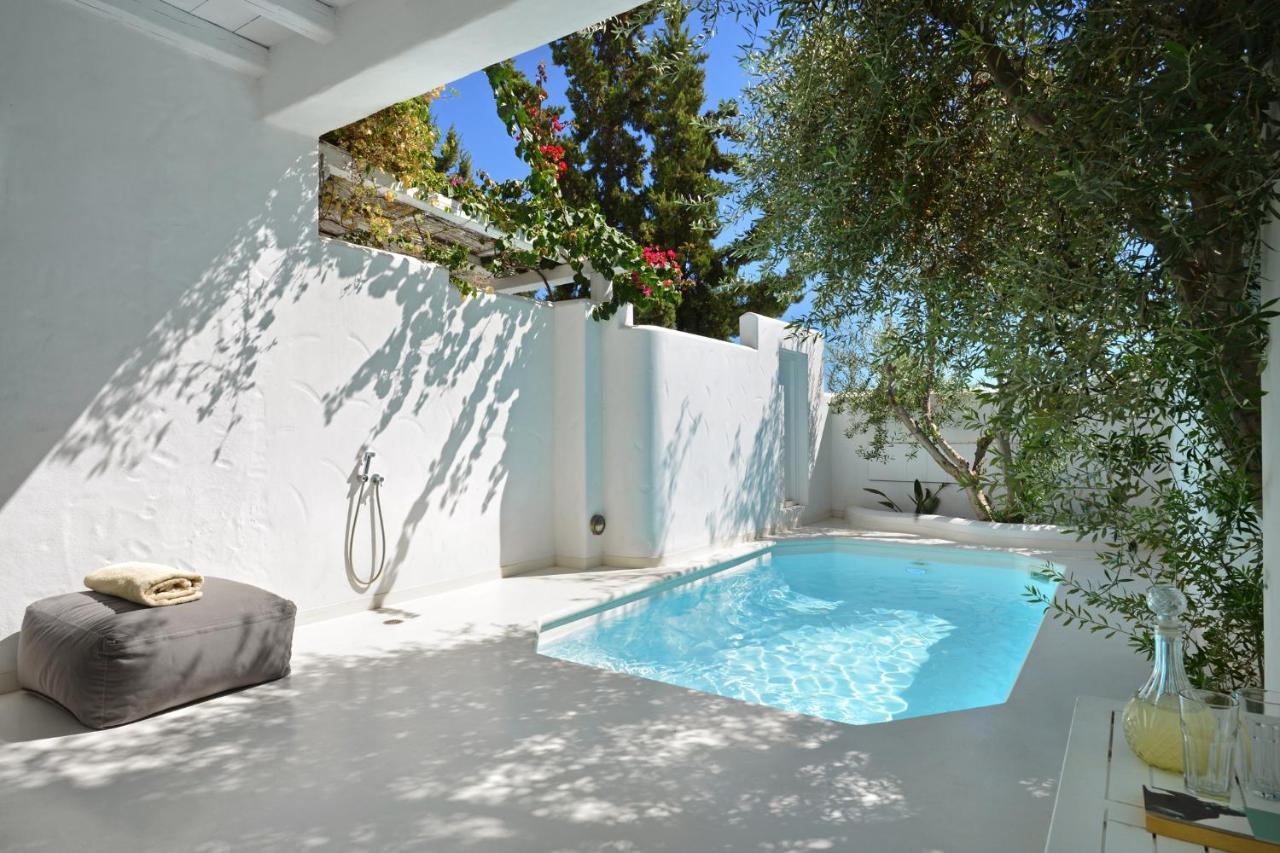 Thalassitra Private Pool Suites Adamantas  Exterior foto
