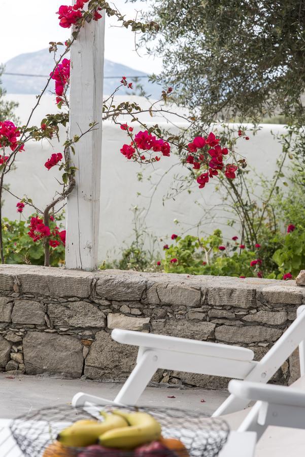 Thalassitra Private Pool Suites Adamantas  Exterior foto