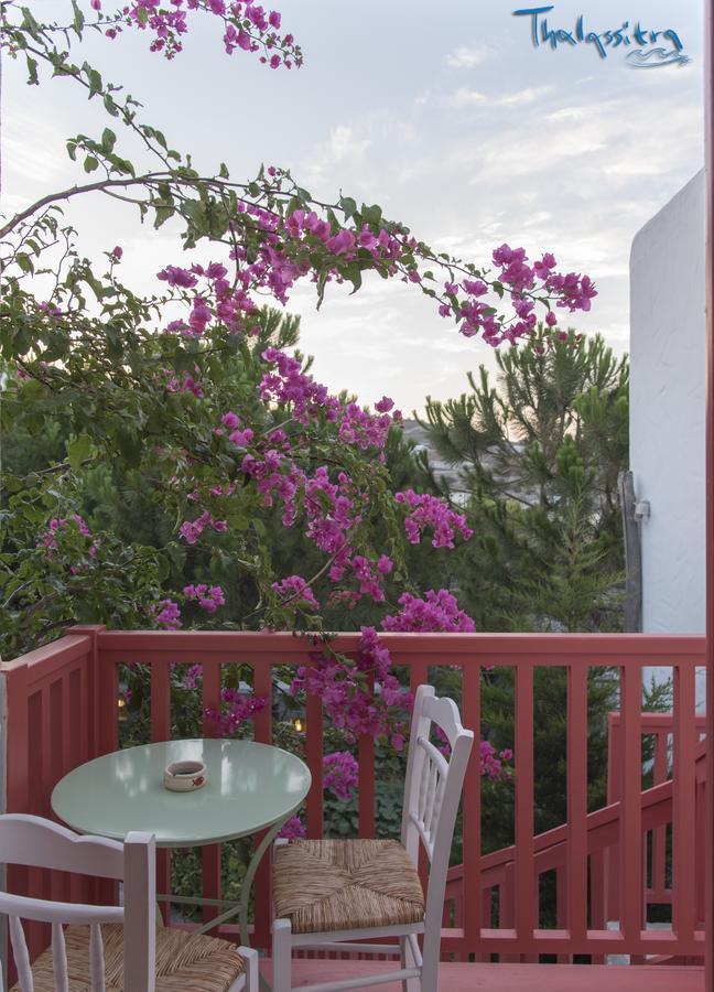 Thalassitra Private Pool Suites Adamantas  Exterior foto