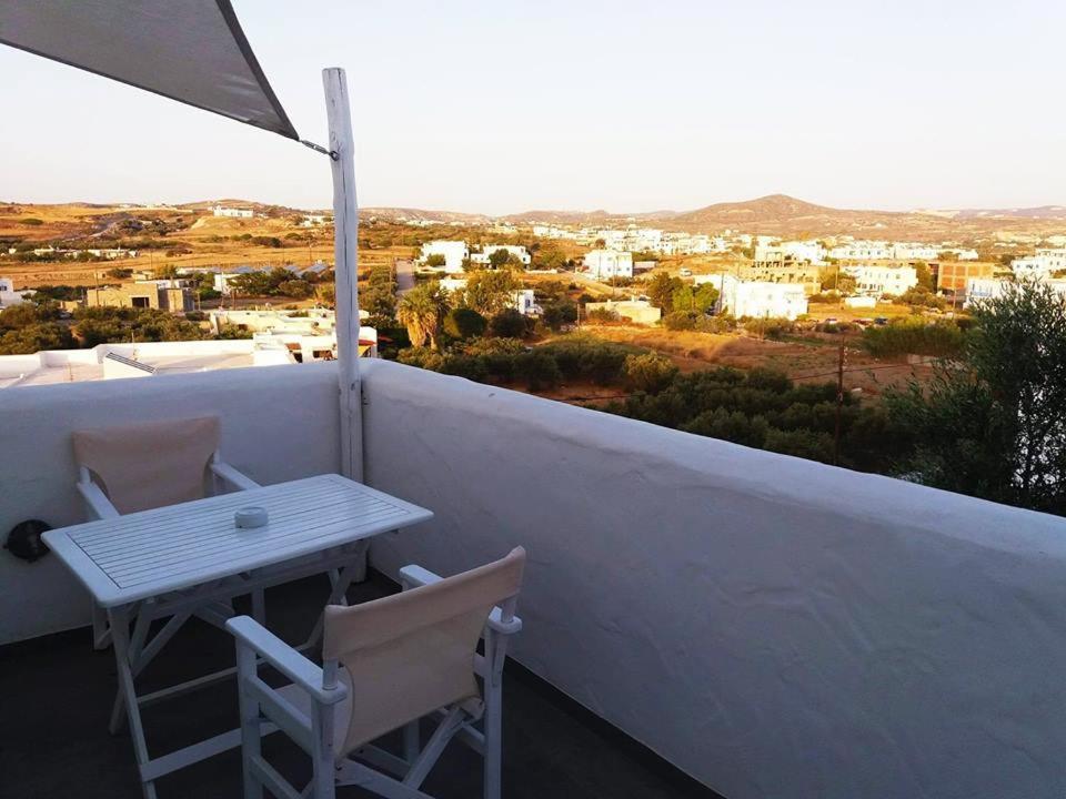 Thalassitra Private Pool Suites Adamantas  Exterior foto
